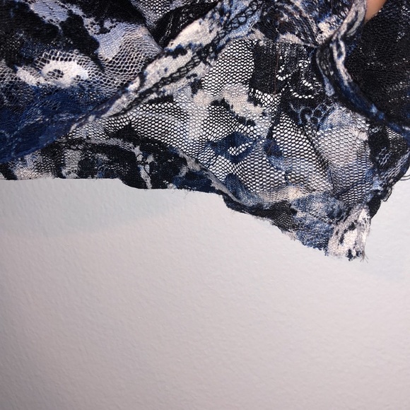 Almost Famous Mesh/Lace Tank Top Size Small - Picture 4 of 4